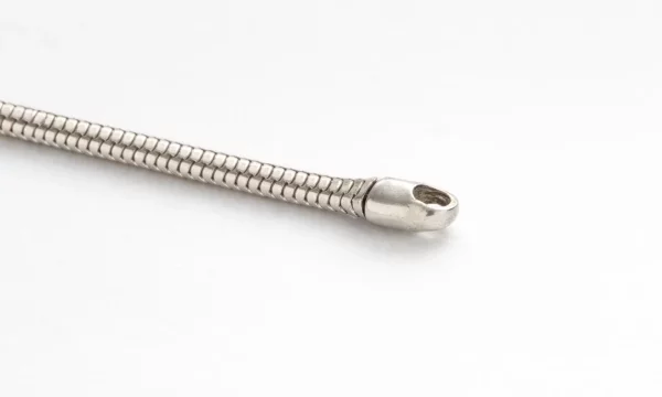 Embout sur chaîne serpentine : faut-il souder ou coller ?