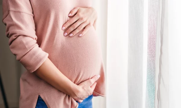 Grossesse et bijoutière : comment travailler en sécurité en étant enceinte ?